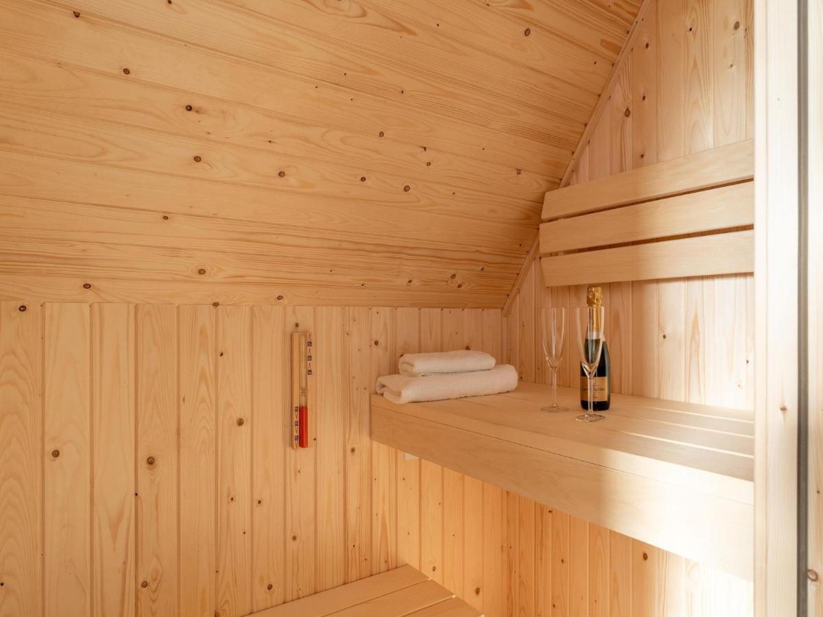 Modern Holiday Home By The Sea With Sauna Scherpenisse Esterno foto