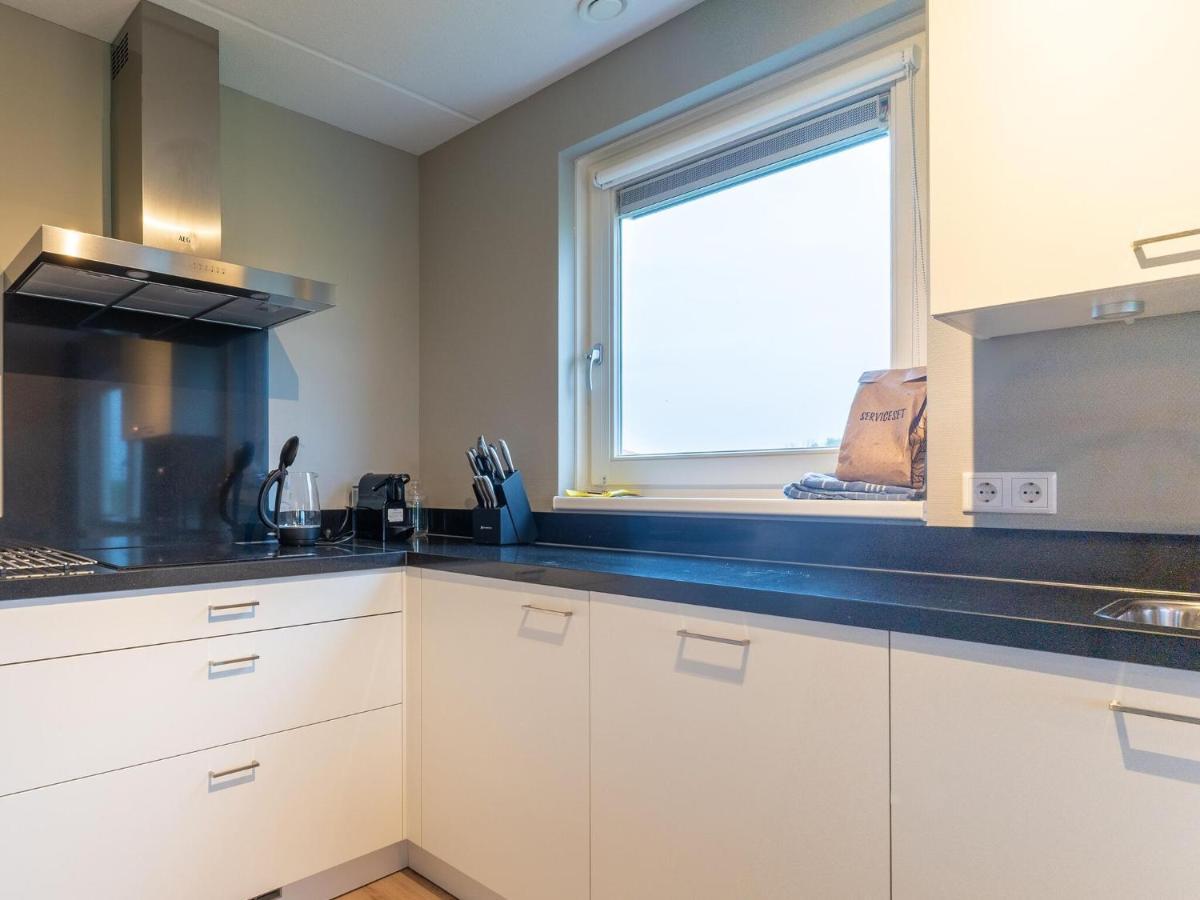Modern Holiday Home By The Sea With Sauna Scherpenisse Esterno foto